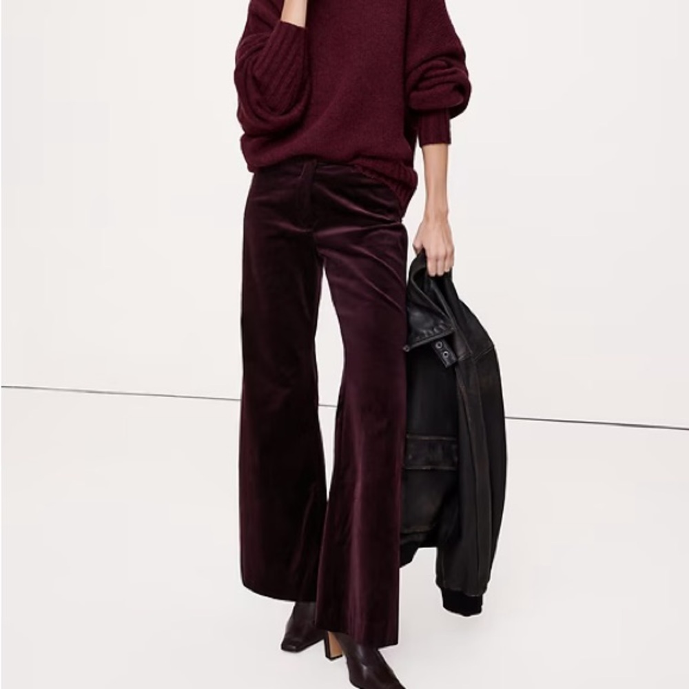 Banana Republic Mid-Rise Flare Velvet Pant